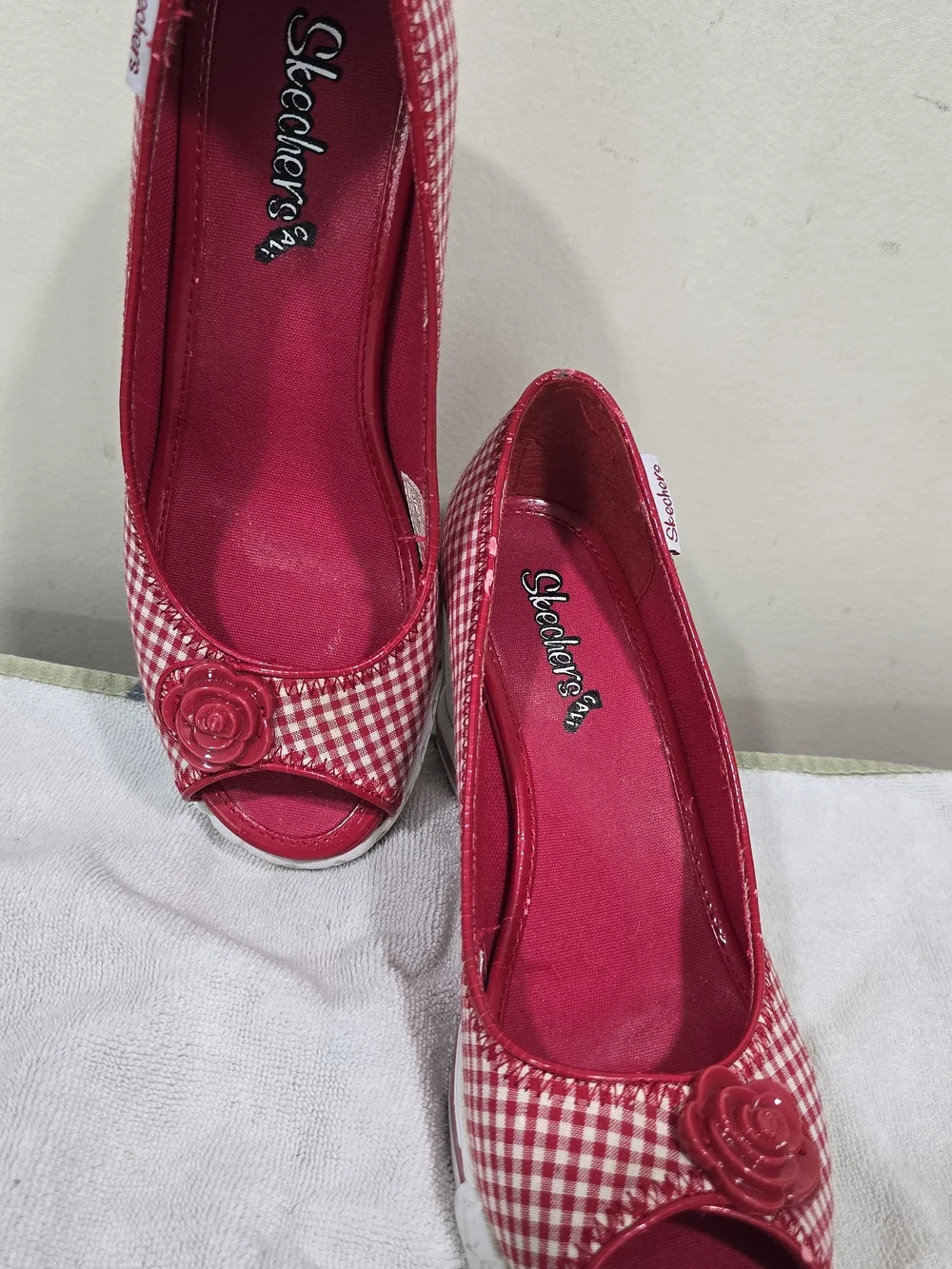 Skechers Women's Red Gingham Peep-Toe Flats